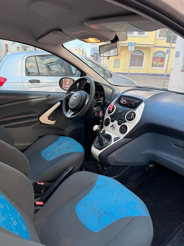 Gebraucht Ford Ka 75 PS (55 kW) 2011 Weiß Kleinwagen