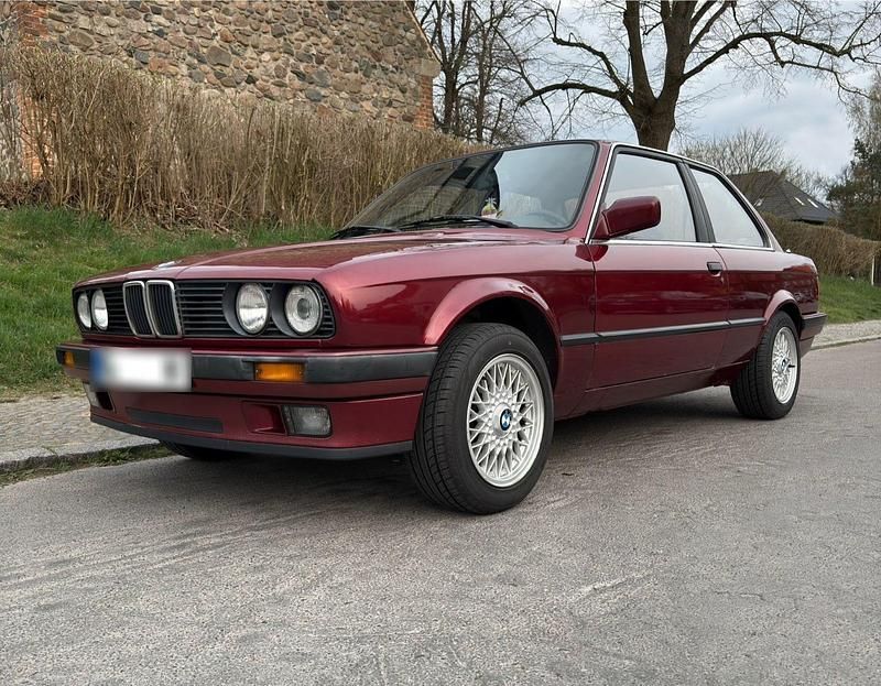 Gebraucht BMW 316 102 PS (75 kW) 1990 Rot Coupé