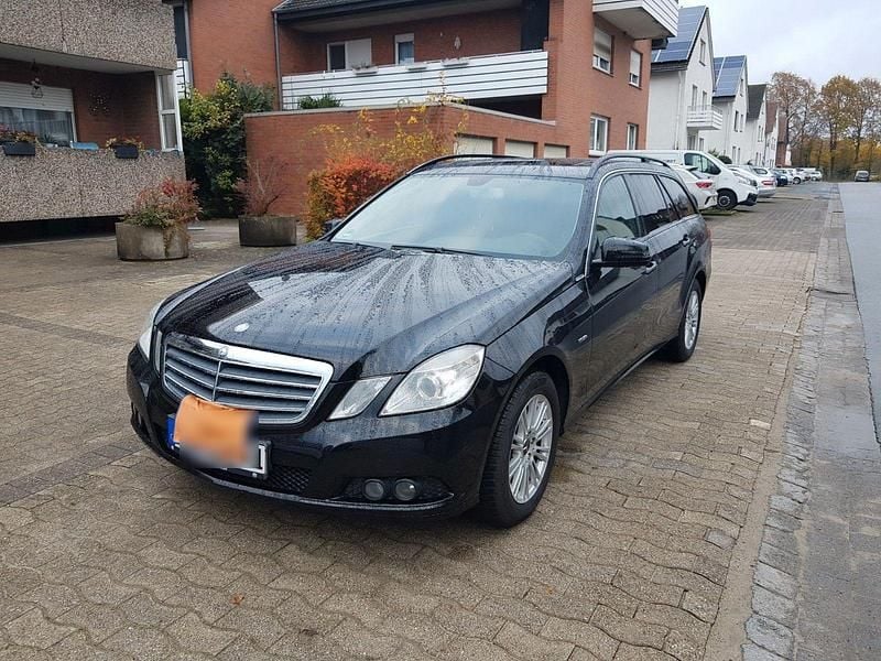 Gebraucht Mercedes E200 136 PS (100 kW) 2011 Schwarz Kombi