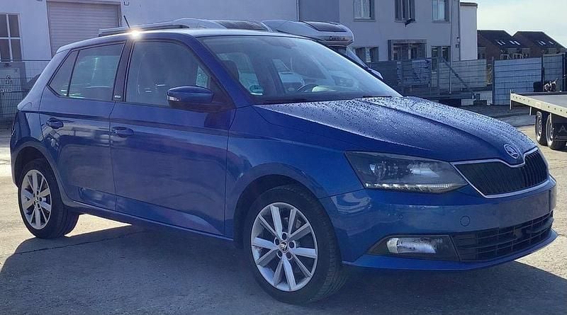 Gebraucht Skoda Fabia Joy 110 PS (80 kW) 2016 Blau Limousine