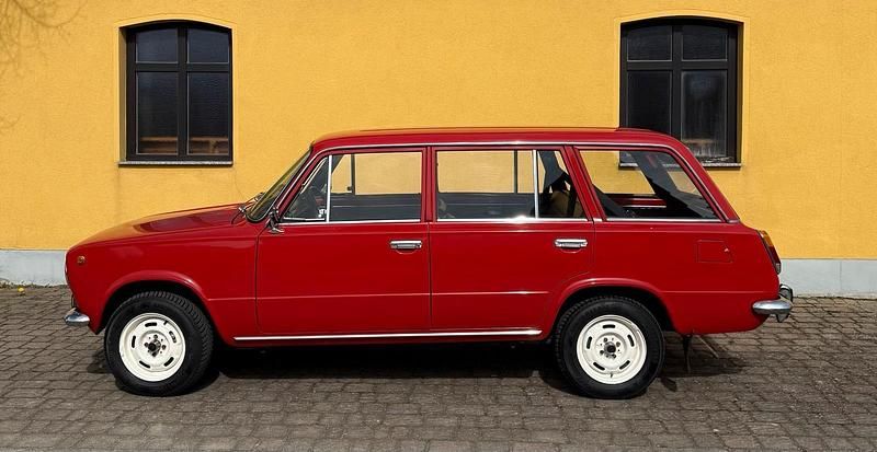 Gebraucht Lada 2102 60 PS (44 kW) 1984 Rot Kombi