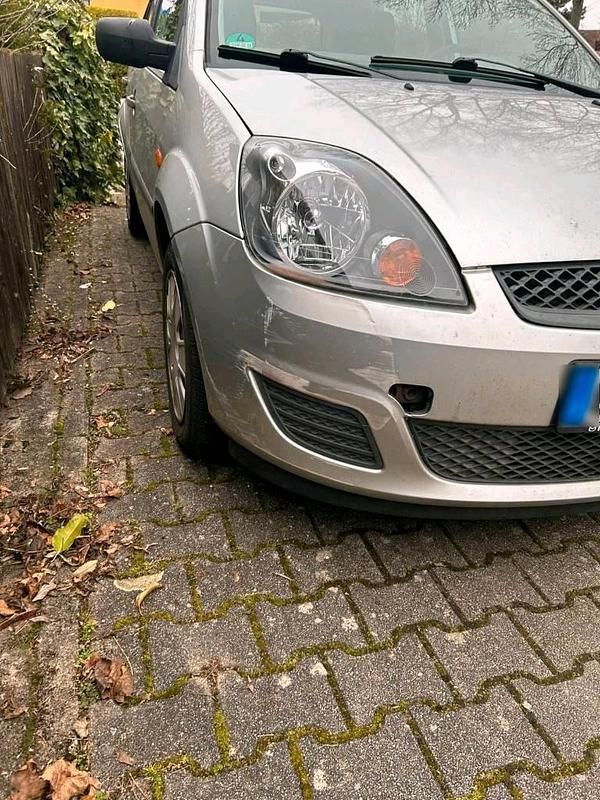 Gebraucht Ford Fiesta 69 PS (50 kW) 2007 Grau Kleinwagen