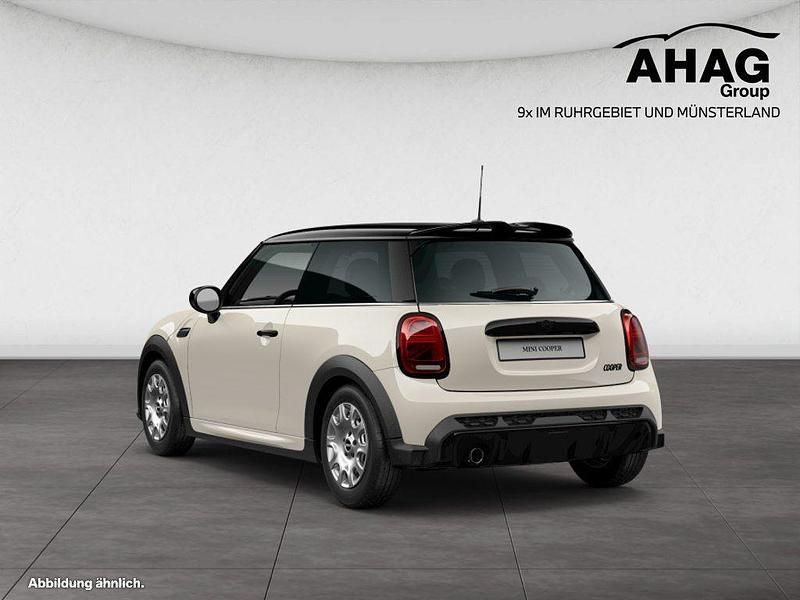 Gebraucht Mini Cooper 136 PS (100 kW) 2022 Pepper white Kleinwagen