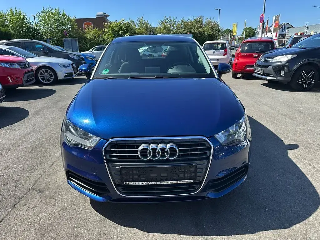 Gebraucht Audi A1 Attraction 86 PS (63 kW) 2011 Blau Kleinwagen