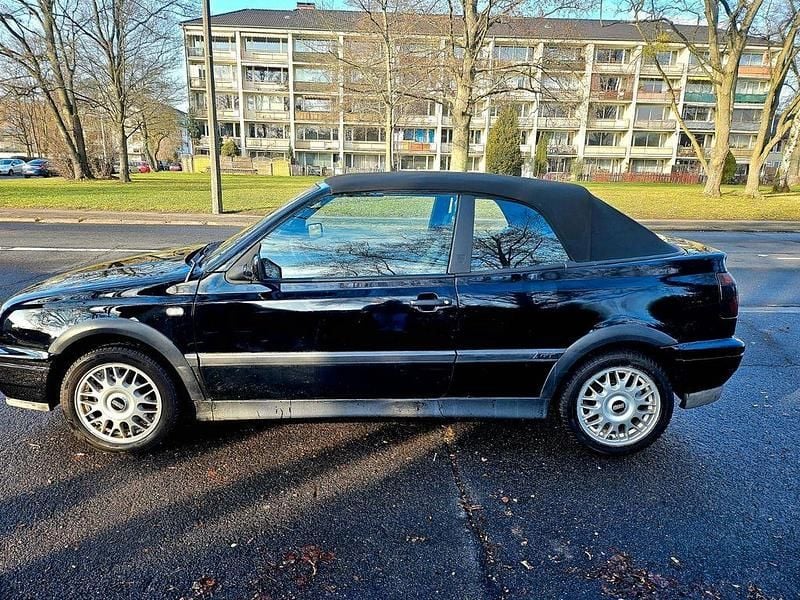 Schwarz Gebraucht 1997 VW Golf Cabriolet Highline Cabrio | 5.199 € (Fairer Preis) - Bild 1/4
