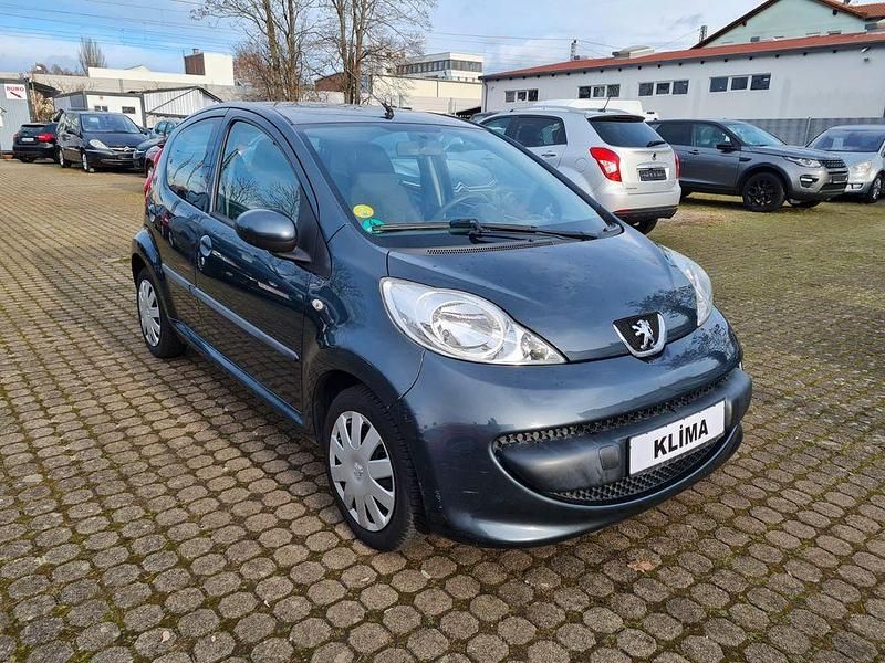 Grau Gebraucht 2008 Peugeot 107 Kleinwagen | 1.699 € (Fairer Preis) - Bild 1/4