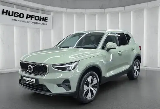 Gebraucht Volvo XC40 Core 163 PS (119 kW) 2023 Grün SUV