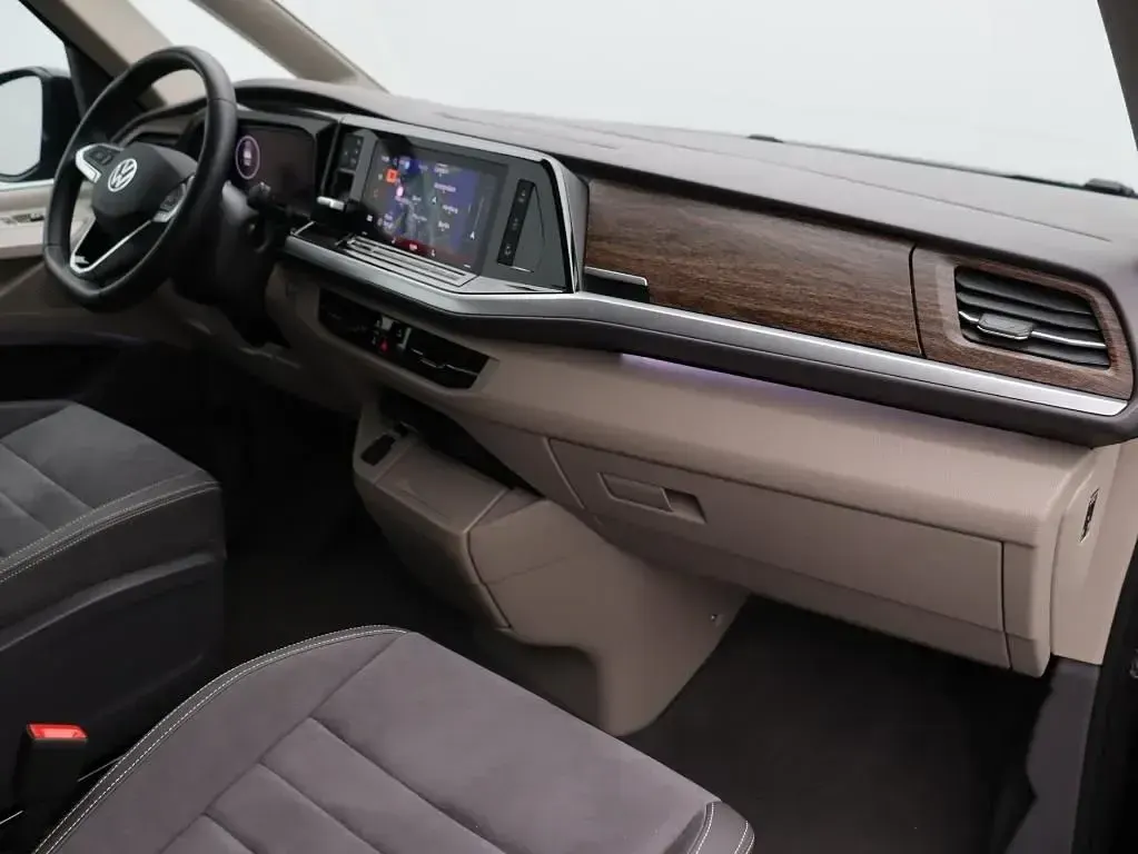 Gebraucht VW Multivan Style 150 PS (110 kW) 2025 Schwarz Van / Kleinbus