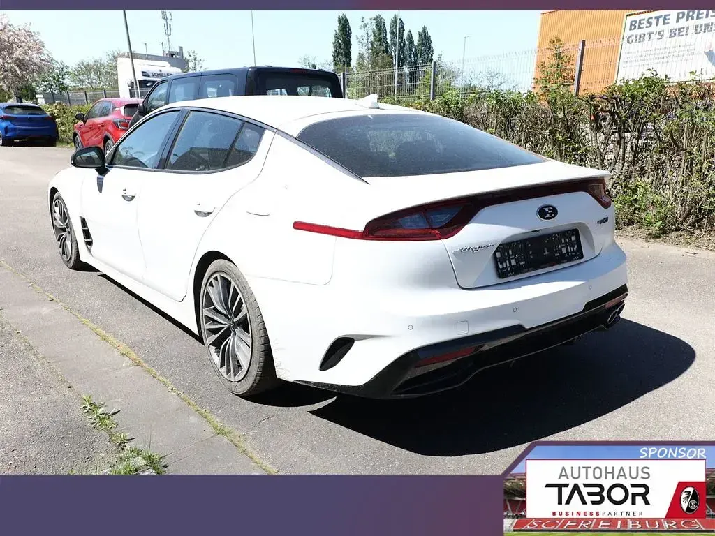 Gebraucht Kia Stinger GT-Line 200 PS (147 kW) 2018 Weiß metallic Kleinwagen