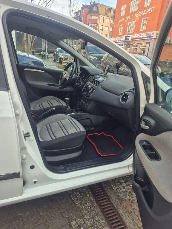 Gebraucht Fiat Punto Evo Dynamic 77 PS (56 kW) 2010 Weiss Kleinwagen