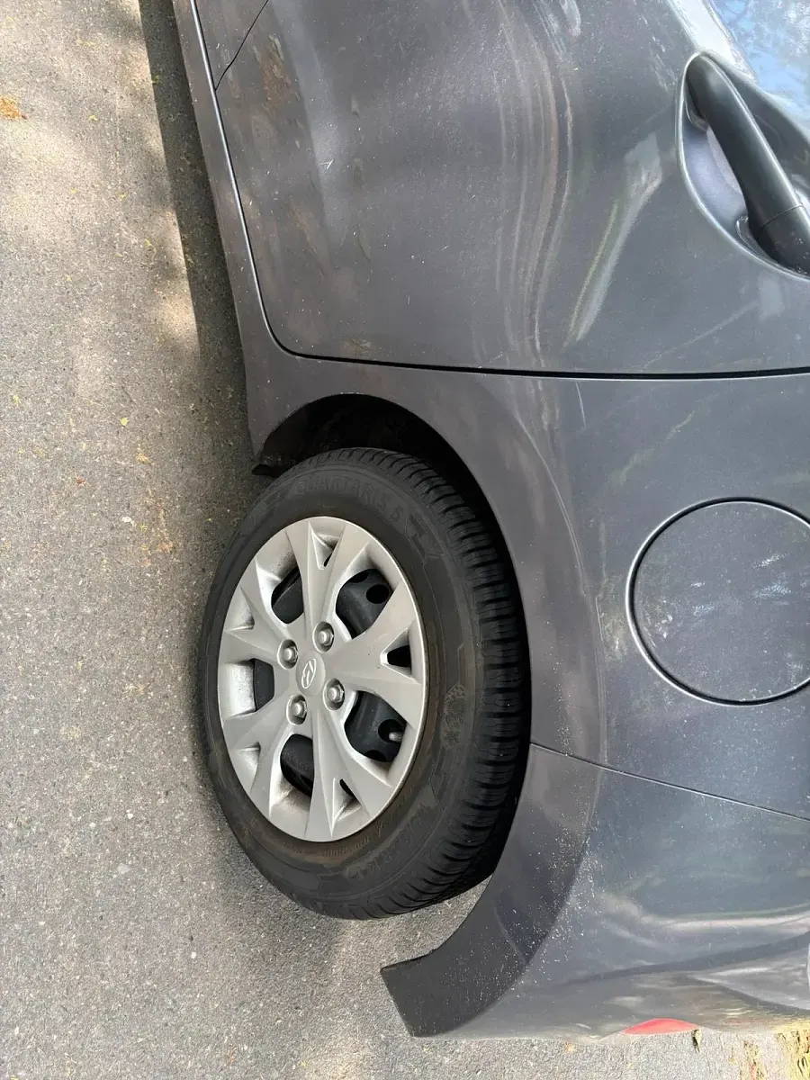 Gebraucht Hyundai i10 67 PS (49 kW) 2015 Grau Kleinwagen