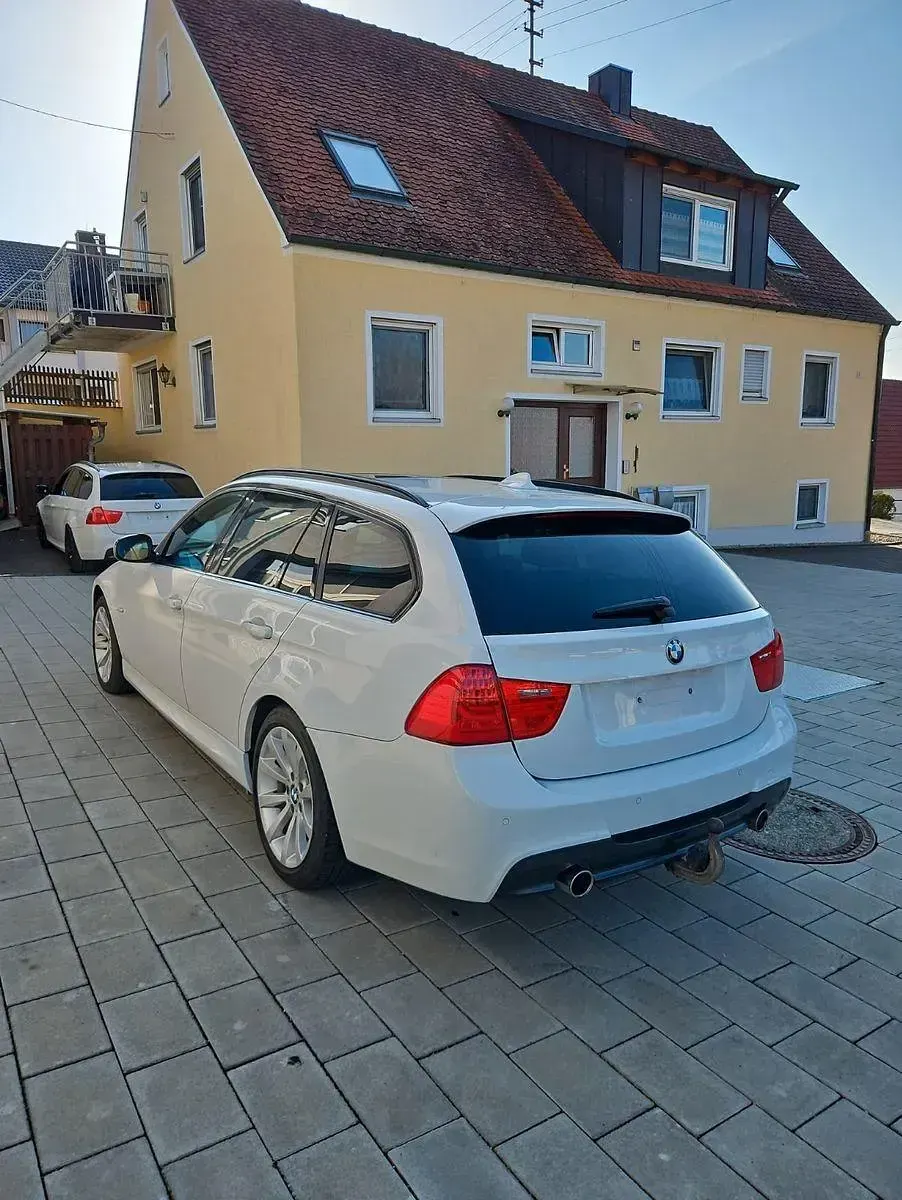 Gebraucht BMW 330 M Sport 245 PS (180 kW) 2012 Weiß Kombi