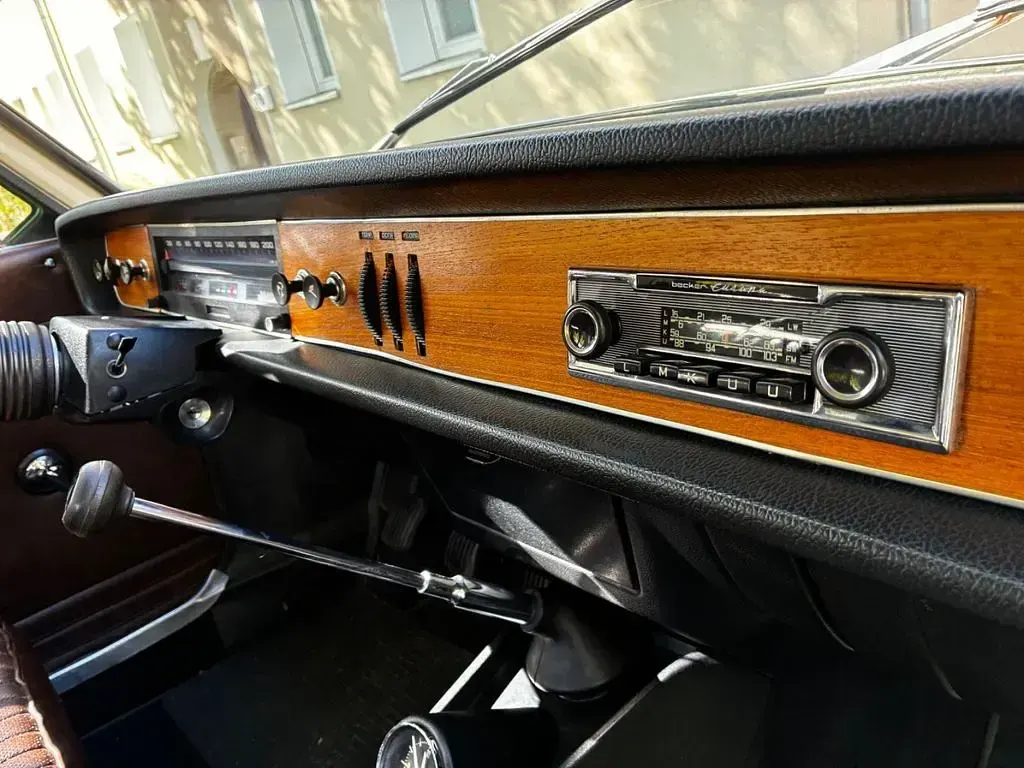 Usado Volvo 142 82 HP (60 kW) 1968 Bege Sedan