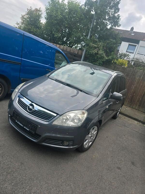 Grau Gebraucht 2010 Opel Zafira Van / Kleinbus | 2.500 € (Guter Preis) - Bild 1/4