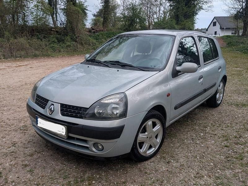Gebraucht Renault Clio II 75 PS (55 kW) 2002 Silber Limousine