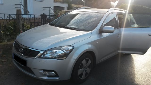 Silber metallic Gebraucht 2010 Kia Ceed Kombi | 8.000 € (Etwas zu teuer) - Bild 1/4