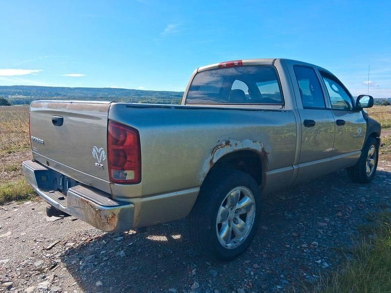 Second-hand Dodge Ram 349 CP (256 kW) 2006 Argintiu Pickup
