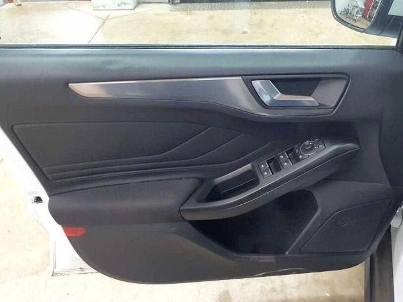 Gebraucht Ford Focus Titanium X 120 PS (88 kW) 2023 Weiß Limousine