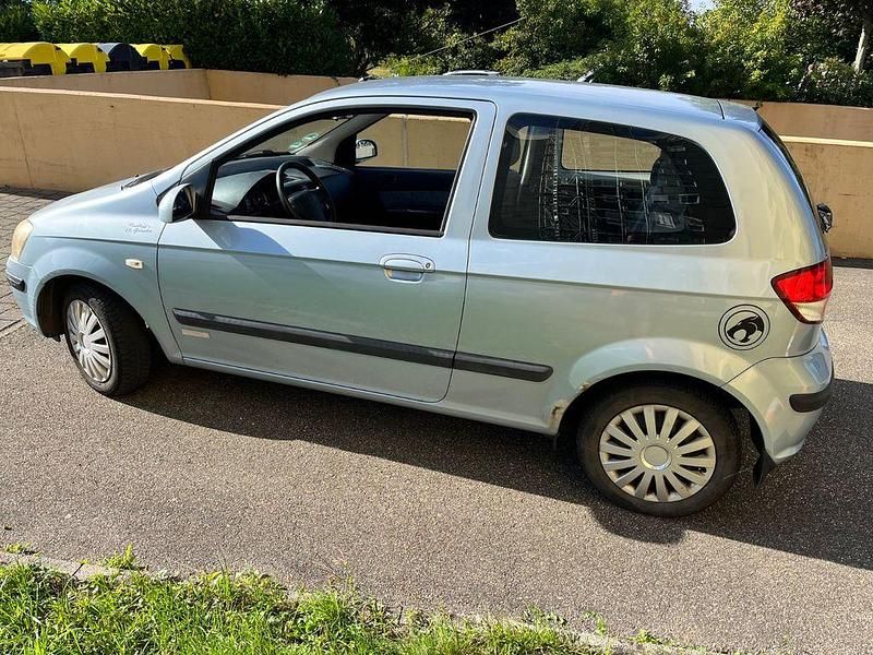 Blau Gebraucht 2004 Hyundai Getz Kleinwagen | 1.399 € (Etwas zu teuer) - Bild 1/4