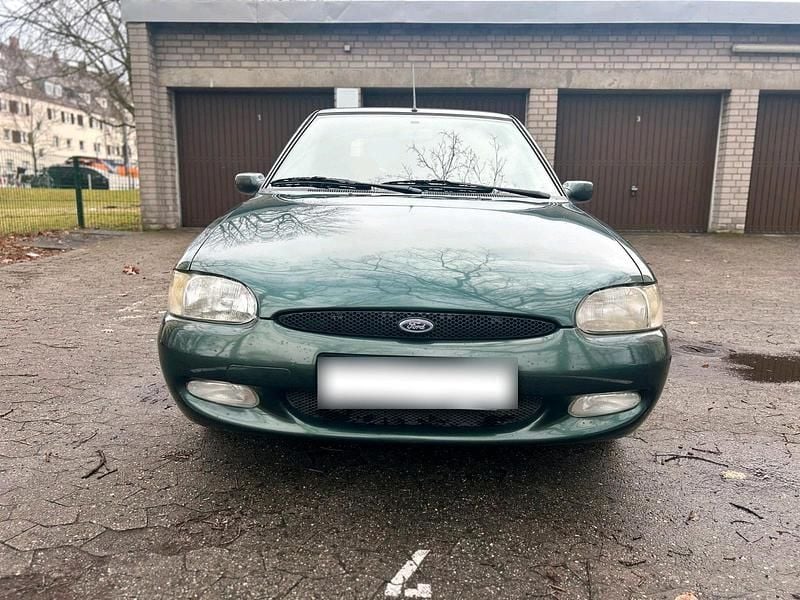 Gebraucht Ford Escort 115 PS (84 kW) 1999 Grün Limousine