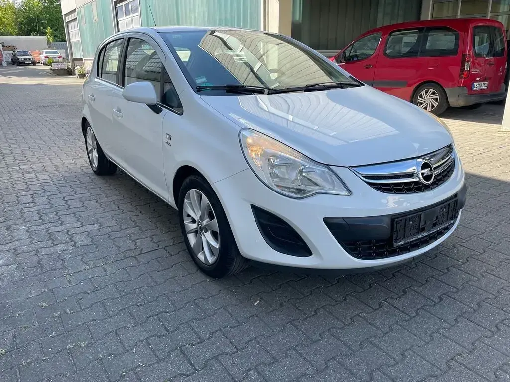 Second-hand Opel Corsa Active 87 CP (63 kW) 2013 Alb Hatchback