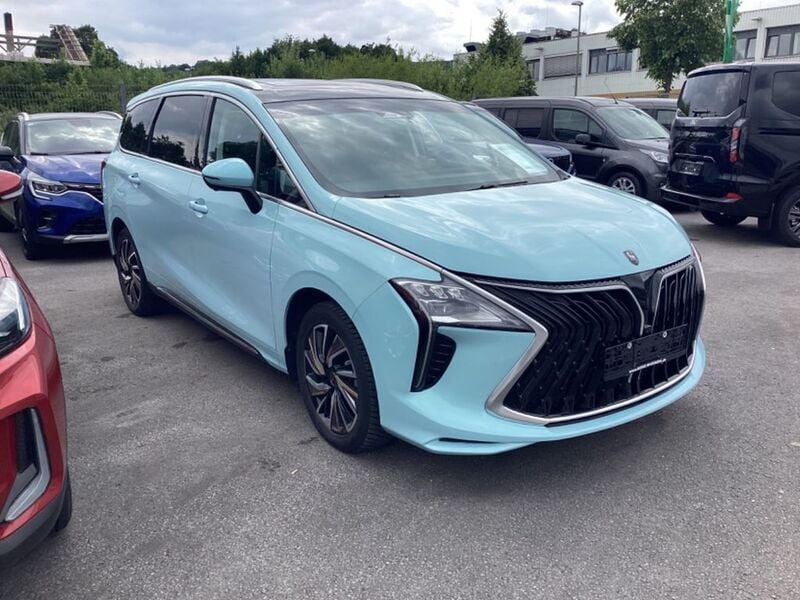 Gebraucht DFSK Forthing 4 177 PS (130 kW) 2024 Blau Van / Kleinbus