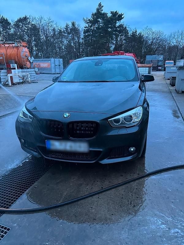 Schwarz Gebraucht 2012 BMW 530 Gran Turismo Limousine | 9.450 € (Superpreis) - Bild 1/4