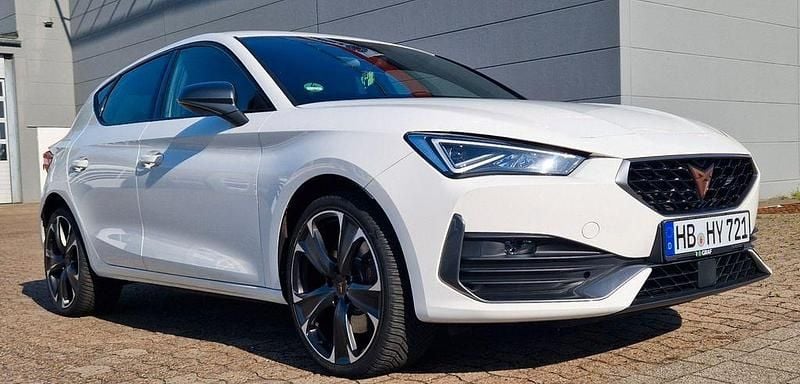 Weiß Gebraucht 2021 Cupra Leon Limousine | 22.500 € (Superpreis) - Bild 1/4