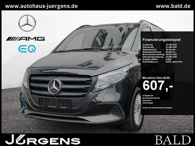 Grau graphitgrau metallic Gebraucht 2024 Mercedes Vito Van / Kleinbus | 52.490 € - Bild 1/4