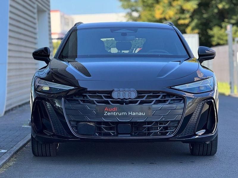 Gebraucht Audi A6 Ambiente 204 PS (150 kW) 2025 Mythosschwarz metallic Kombi