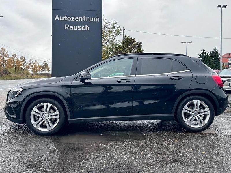 Gebraucht Mercedes GLA250 211 PS (155 kW) 2015 Schwarz SUV
