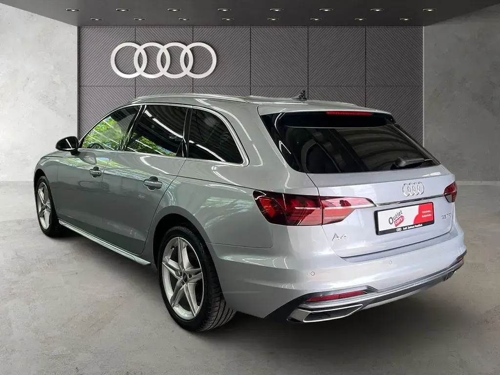 Gebraucht Audi A4 Advanced Plus 150 PS (110 kW) 2023 Florettsilber metallic Kombi