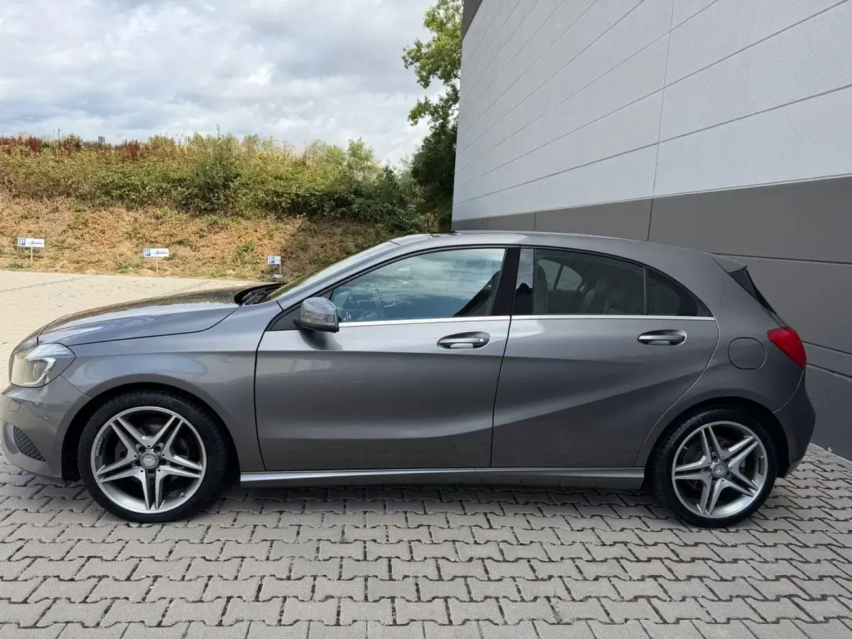 Gebraucht Mercedes 220 Urban 170 PS (125 kW) 2015 Grau Limousine
