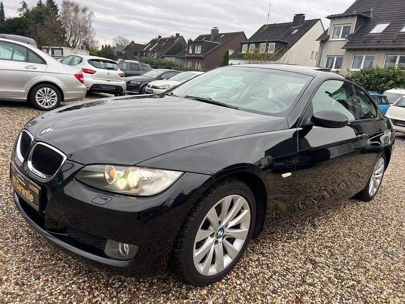 Schwarz Gebraucht 2008 BMW 320 Coupé | 5.499 € (Fairer Preis) - Bild 1/4