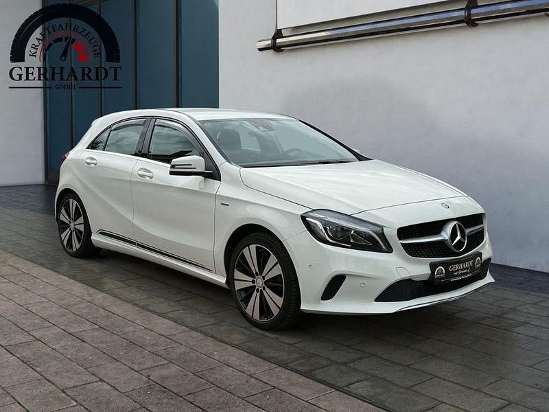 Gebraucht Mercedes A220 184 PS (135 kW) 2017 Weiß Limousine