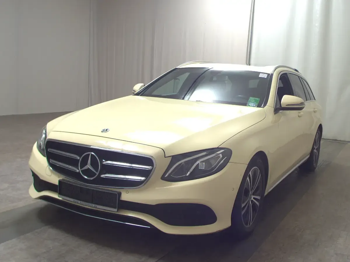 Gebraucht Mercedes E200 Avantgarde 160 PS (117 kW) 2019 Weiss Kombi