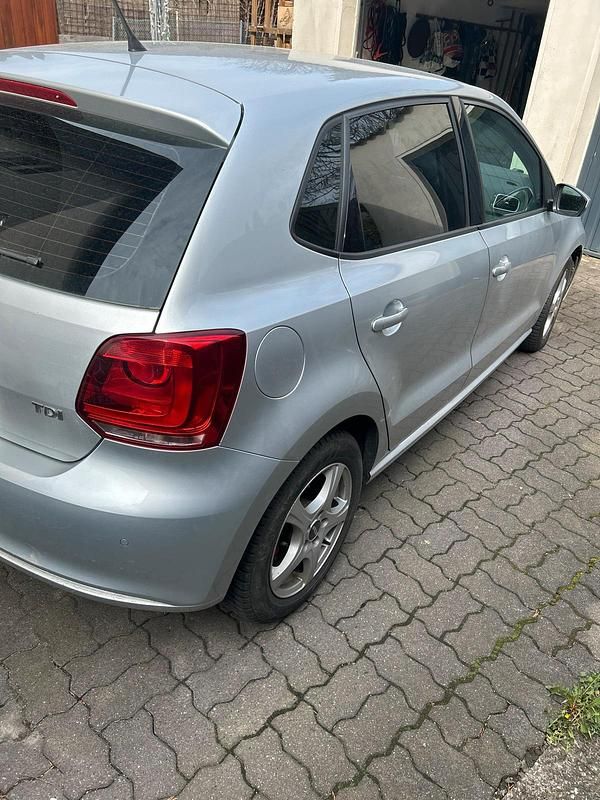 Gebraucht VW Polo 90 PS (66 kW) 2011 Silber Kleinwagen