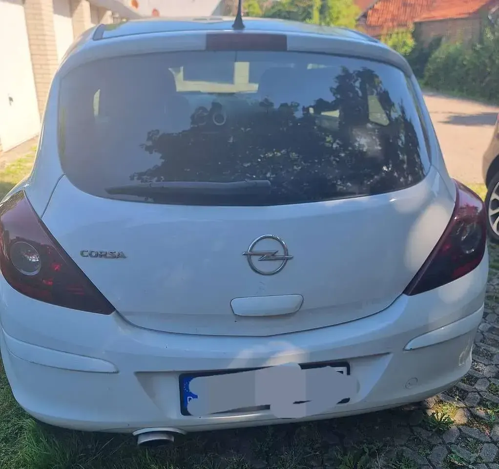 Gebraucht Opel Corsa Edition 87 PS (63 kW) 2010 Weiß Kleinwagen