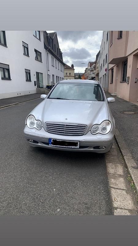 Gebraucht Mercedes C320 218 PS (160 kW) 2003 Silber Limousine