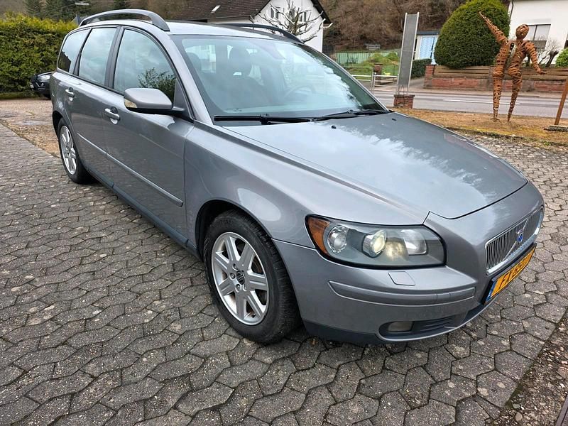 Gebraucht Volvo V50 Momentum 167 PS (122 kW) 2004 Grau Kombi