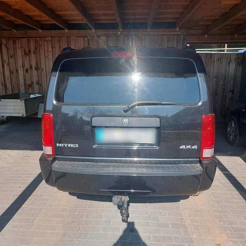 Gebraucht Dodge Nitro 205 PS (150 kW) 2008 Schwarz SUV