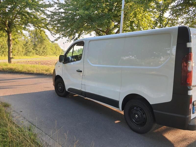 Weiß Gebraucht 2017 Renault Trafic Van | 8.700 € - Bild 1/4