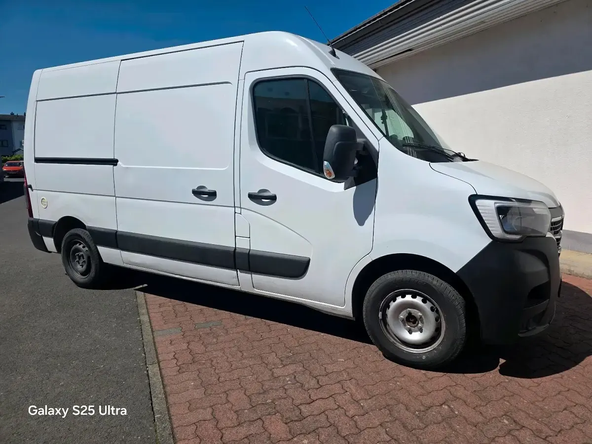 Second-hand Renault Master 150 CP (110 kW) 2021 Alb Monovolum