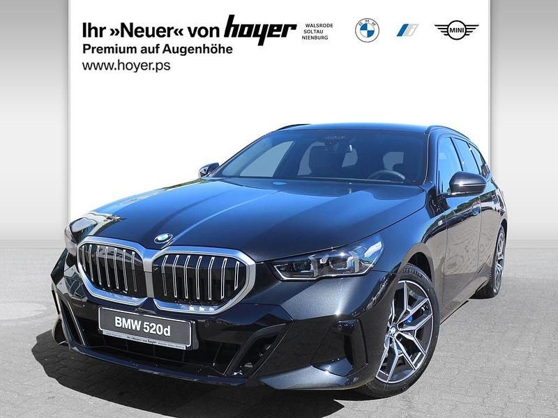 Gebraucht BMW 520 Sport Line 197 PS (144 kW) 2024 Black sapphire metallic (metallic) Kombi