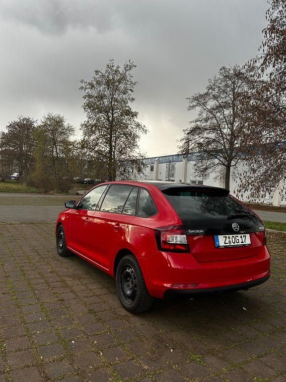 Gebraucht Skoda Rapid Style 90 PS (66 kW) 2014 Rot Kleinwagen