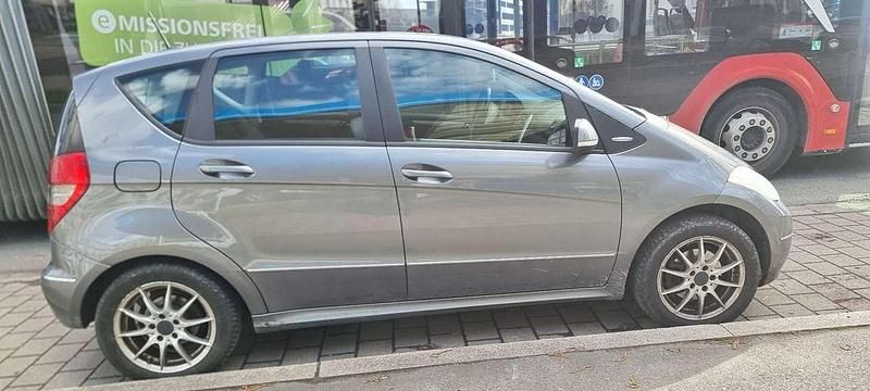Gebraucht Mercedes A200 136 PS (100 kW) 2008 Mountaingrau  met. Kleinwagen