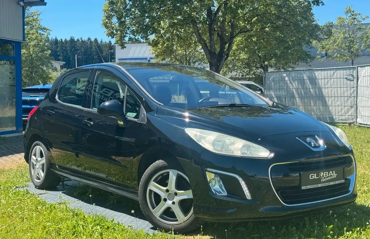 Gebraucht Peugeot 308 Premium 120 PS (88 kW) 2011 Schwarz Kleinwagen