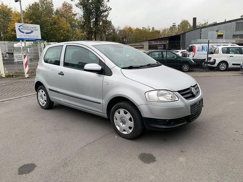 Gebraucht VW Fox Basis 54 PS (39 kW) 2006 Silber Kleinwagen
