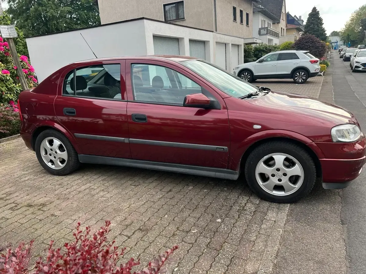 Gebraucht Opel Astra 75 PS (55 kW) 2000 Rot Limousine