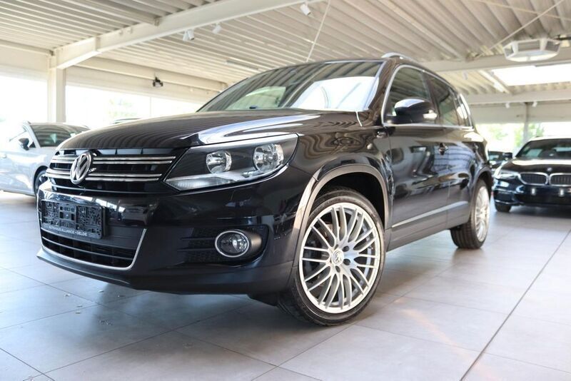 Schwarz Gebraucht 2016 VW Tiguan LOUNGE SUV | 12.990 € (Fairer Preis) - Bild 1/4